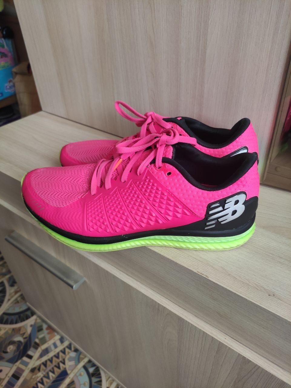 Кроссовки для бега и ходьбы.New Balance Fuel Cell Running Shoes
