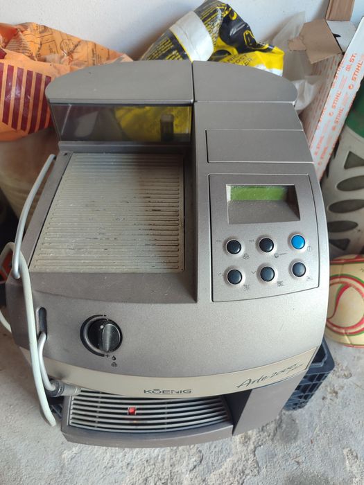 Máquina de cafe marca König