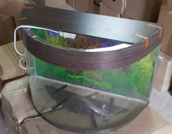 Аквариум с подсветкой