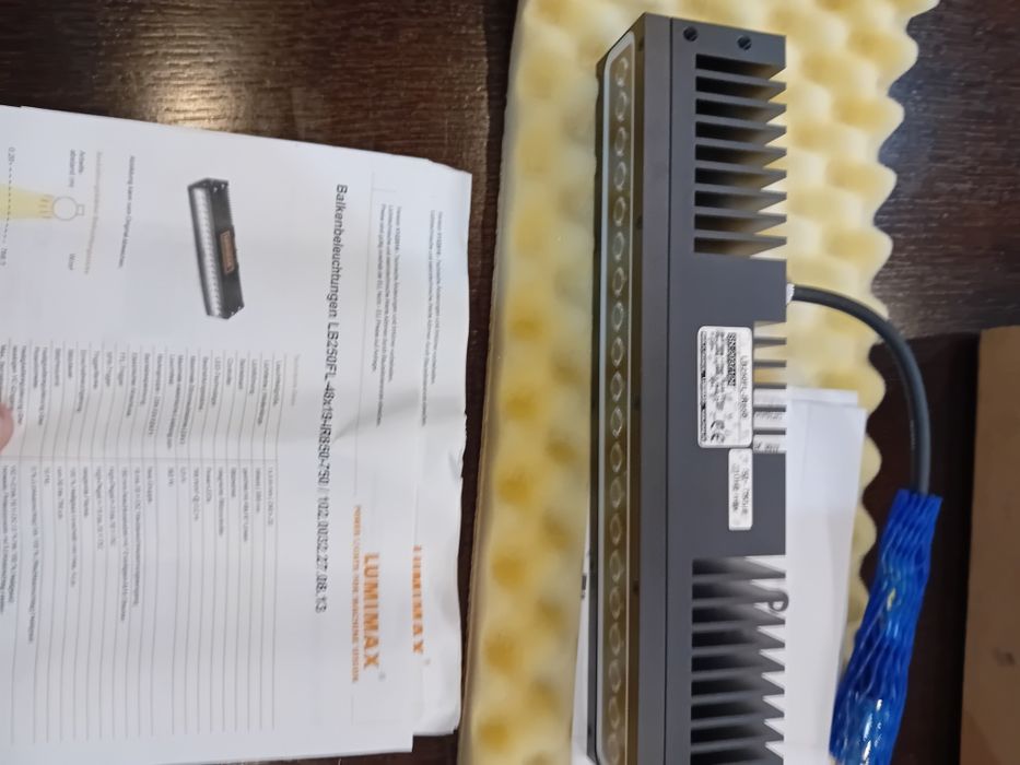 Lampa Led LUMIMAX LB250FL-IR850