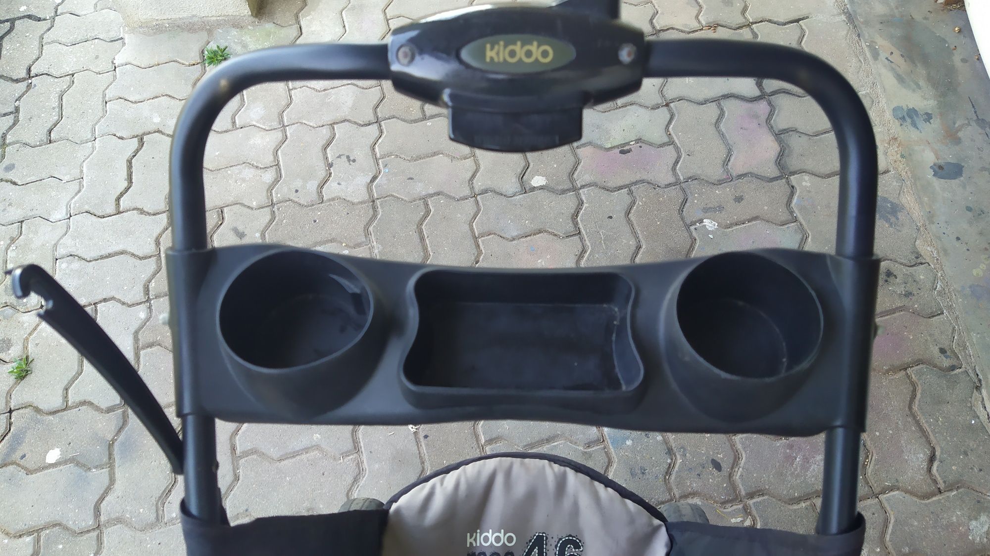 Carro de bebê kiddo