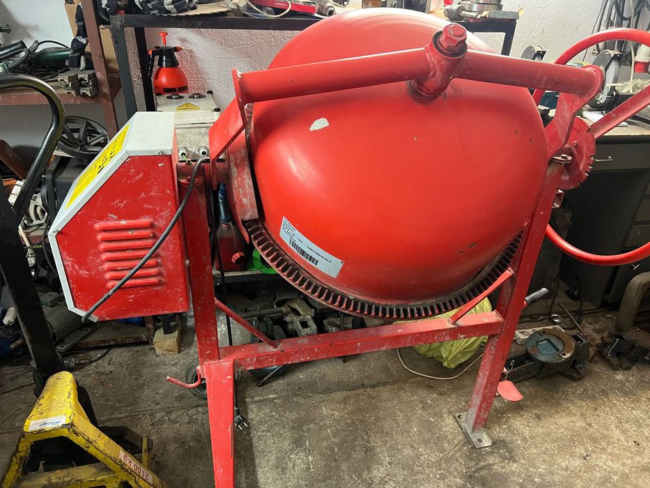 Betoniarka Defro na 230v moc 1100w