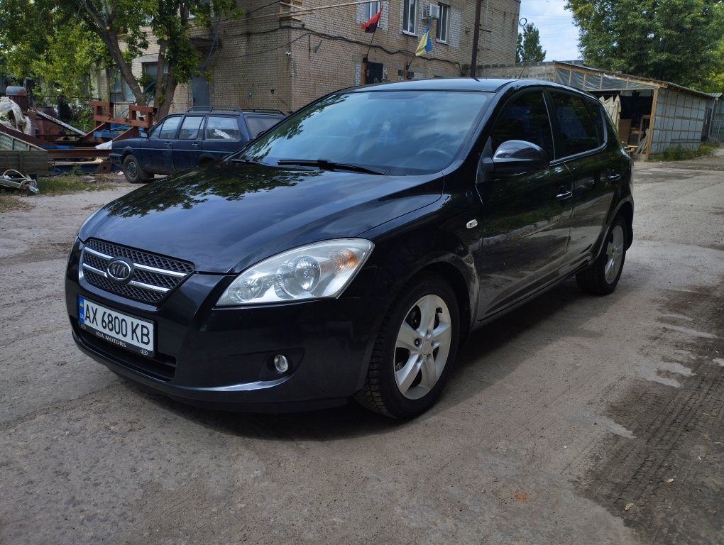 Продам Kia Ceed 2008