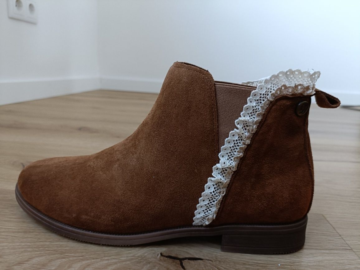 Botas 39, Novas da Ginova