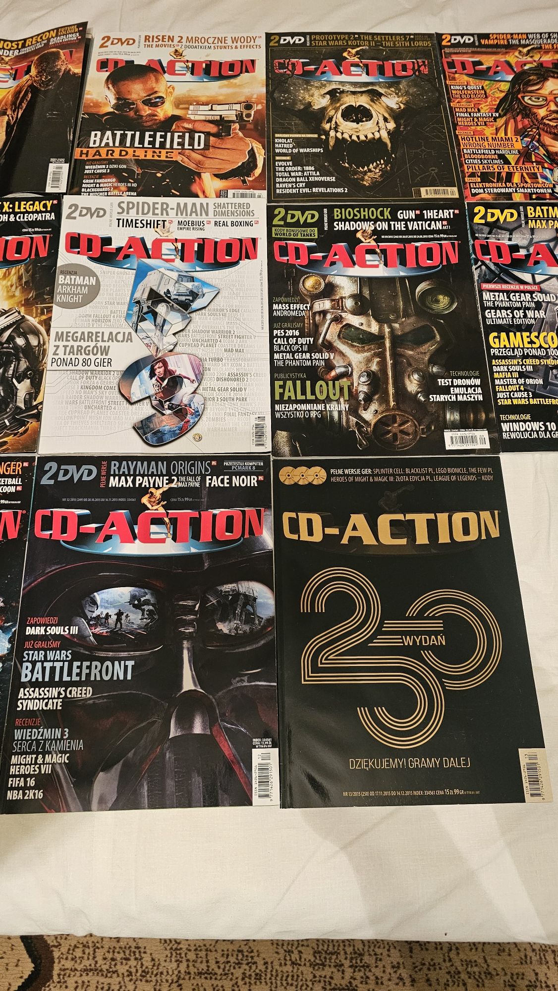 Sprzedam cały rocznik Cd-action z 2015 roku . 13 numerów .