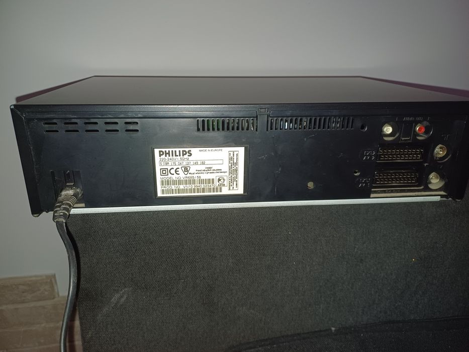 Magnetowid Philips VR685.