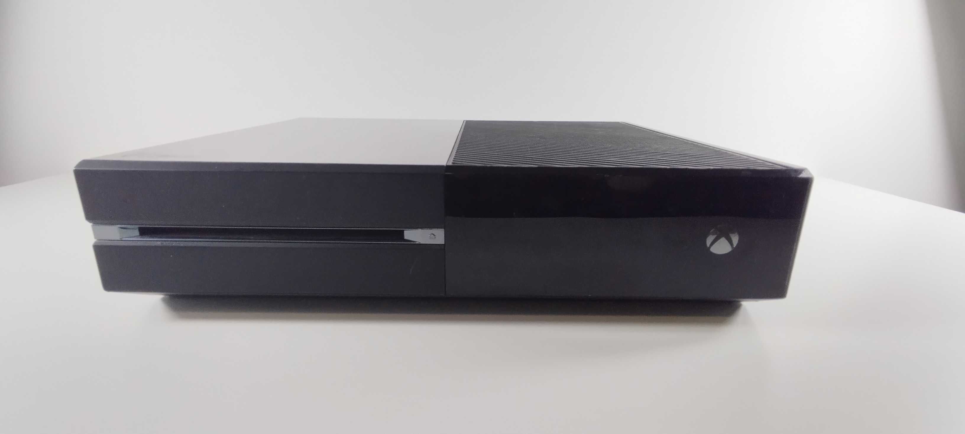 Xbox One 500GB - apenas consola sem acessórios