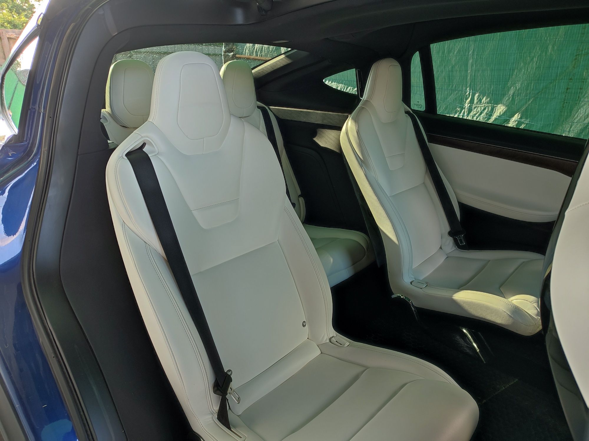Tesla Model X 90d