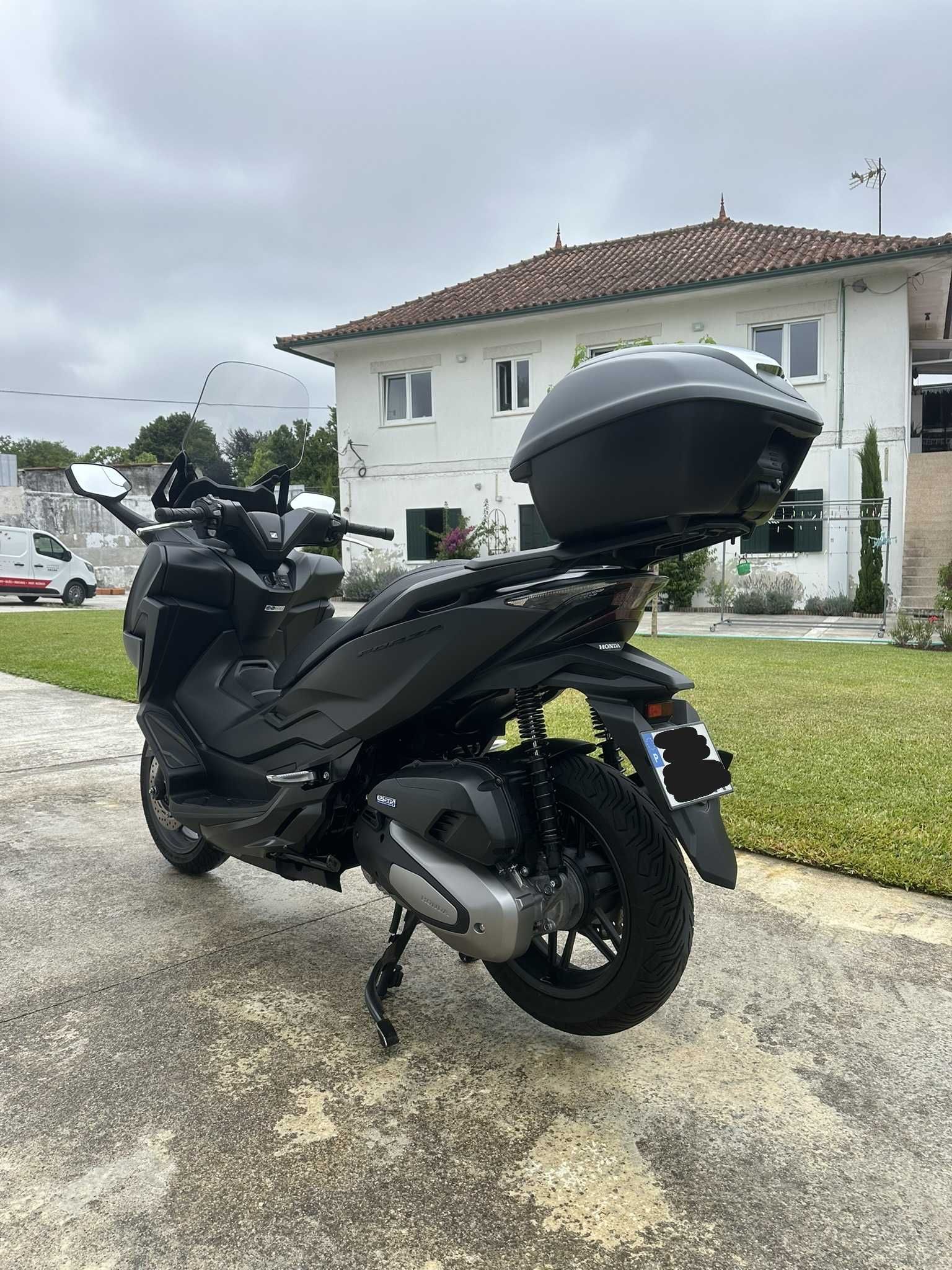 Honda Forza 125cc – Como Nova!