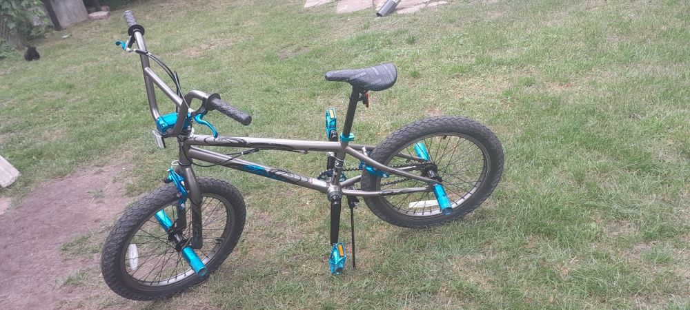 Niebieski bmx freesty 20