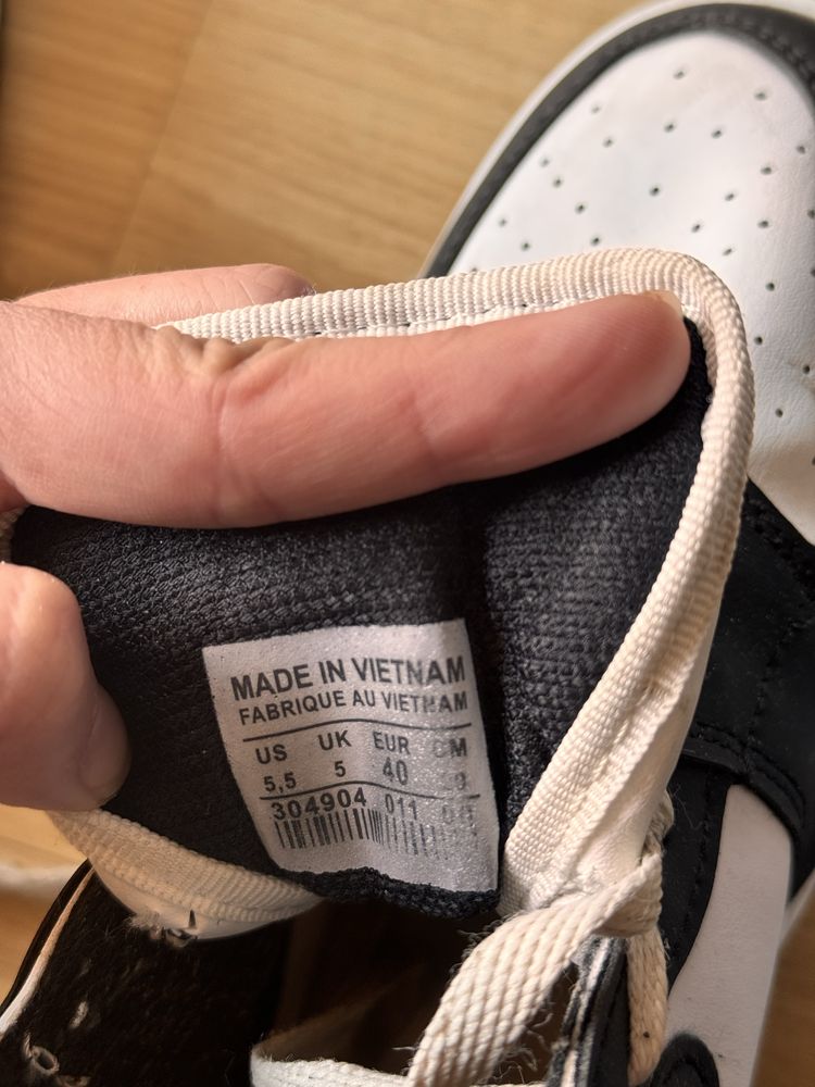 Jordany retro nike panda bialo czarne rozmiar 40