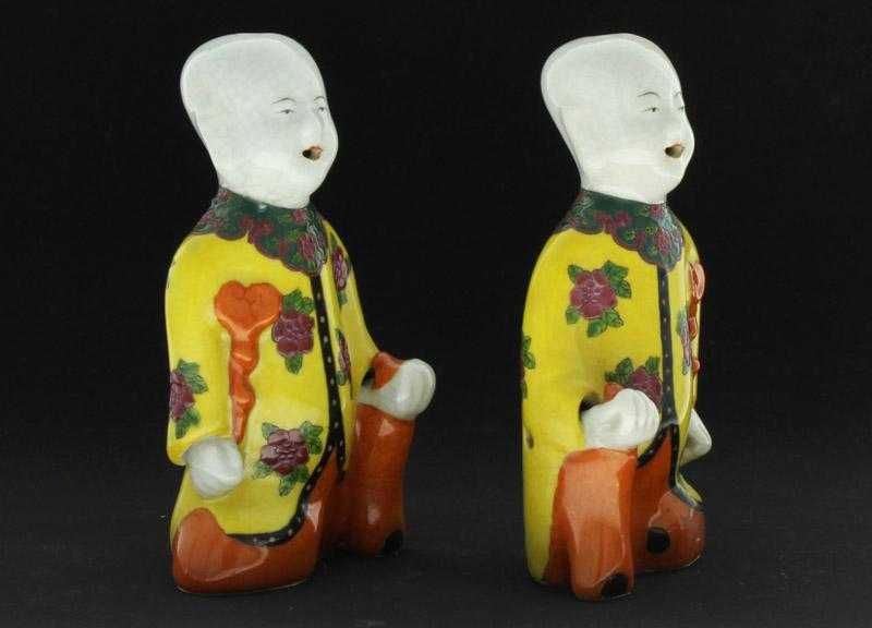 Lote 196 - Par de Figuras de Porcelana oriental