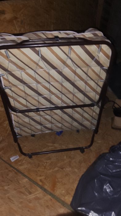 Łóżko polowe składane