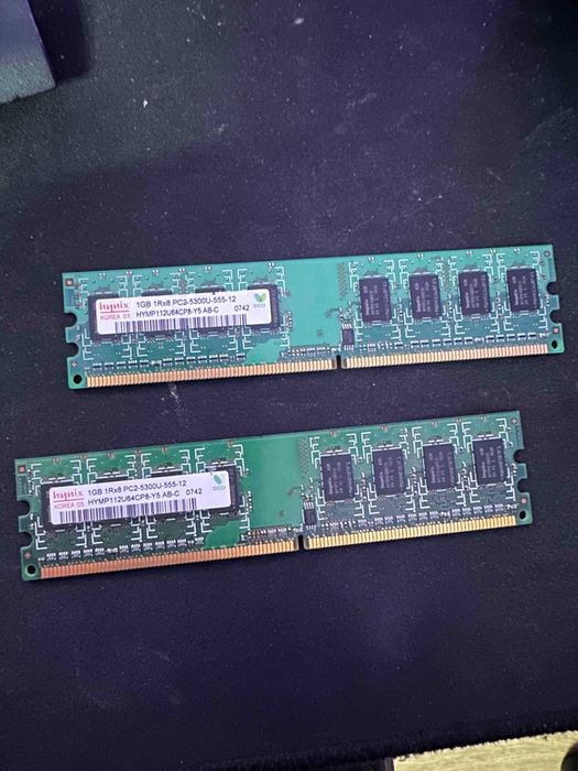 RAM 2x 1gb 1rx8 pc2-5300u