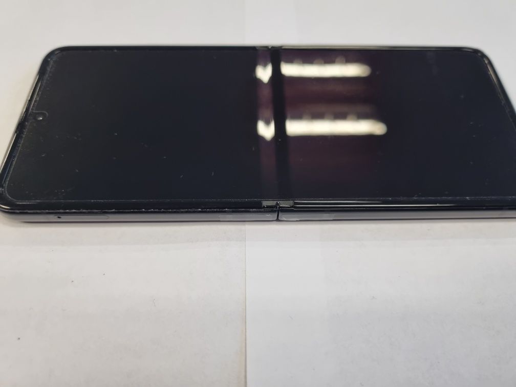 Samsung Galaxy Z Flip3 5G 128GB-Black