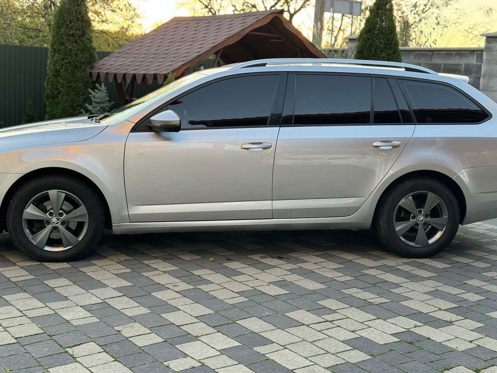 Шкода а7  skoda a7 2.0d at