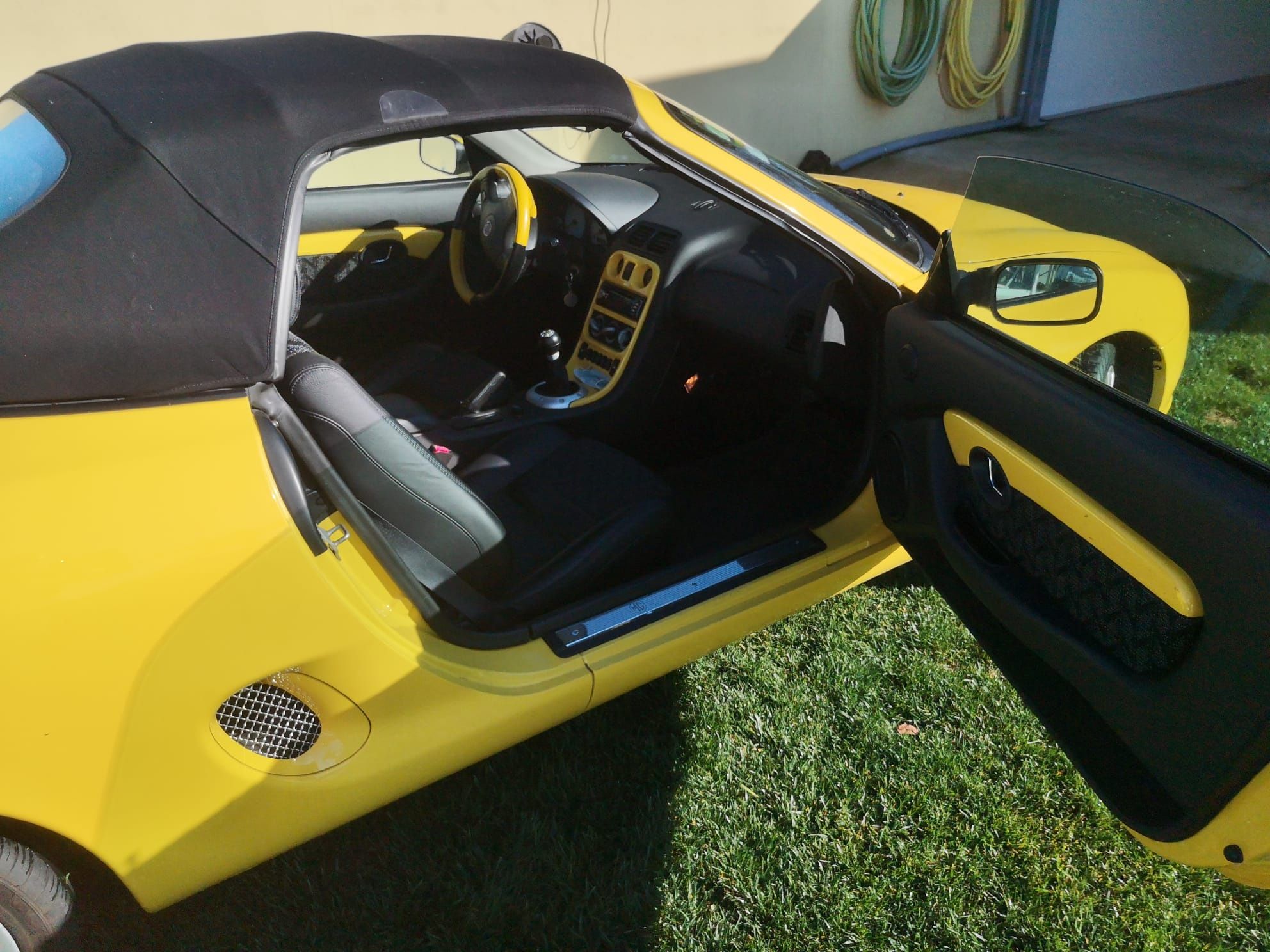 MG Trophy 160 de 2001
