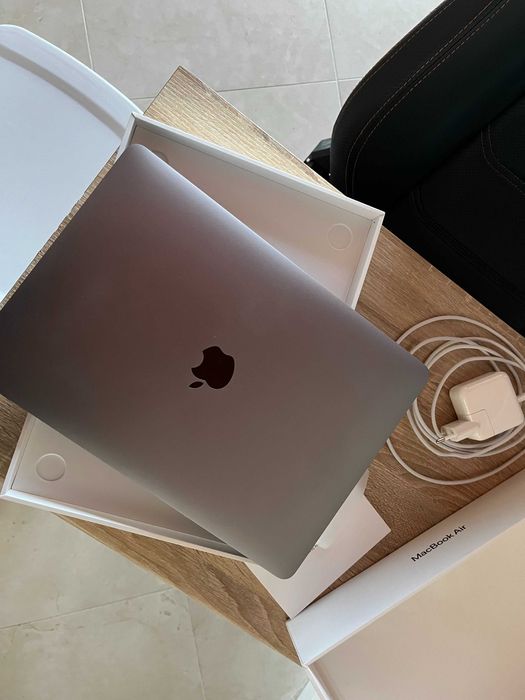 MacBook Air 13” M1 (2020) — 8GB / 256GB