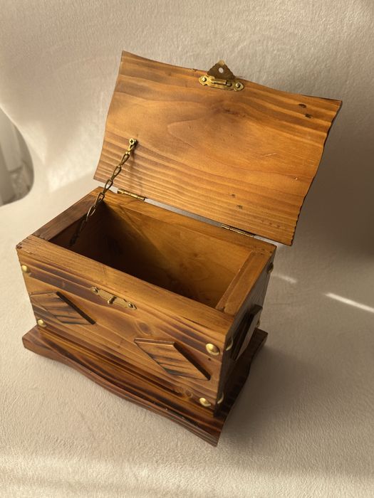 Baú miniatura em madeira