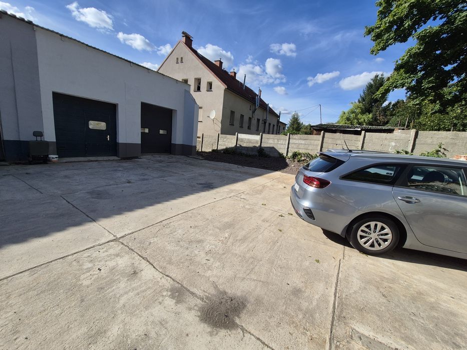 Garaż hala pomieszczenie lokal