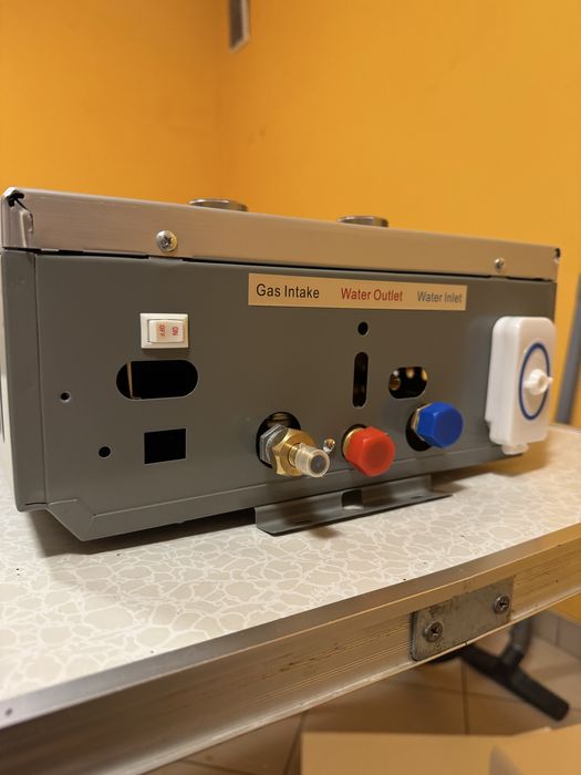 Gazowy Podgrzewacz do Wody LPG 12L Nowy