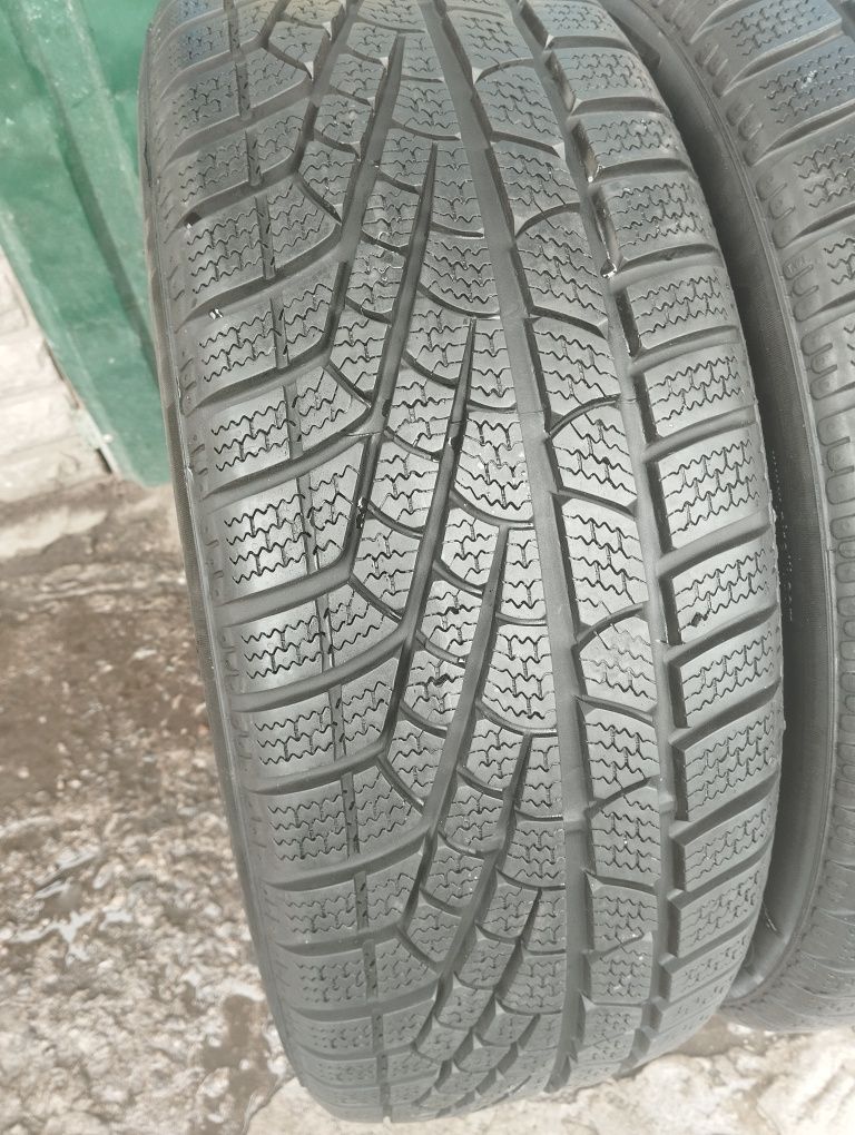 Пара зимових шин Pirelli 215/55/18