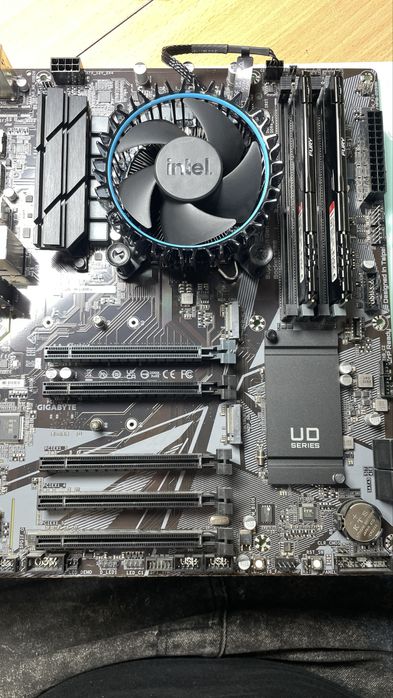 Комплект i5-12400F+B660+16Gb