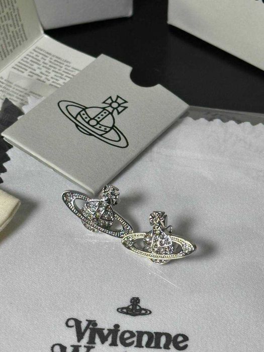 Nowe kolczyki marki Vivienne Westwood.