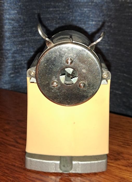 Точилка для карандашей металлическая