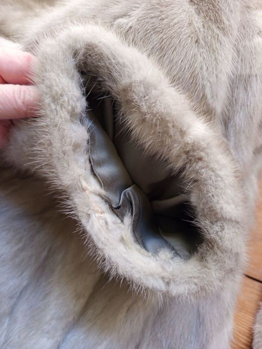 Продам норкову шубу