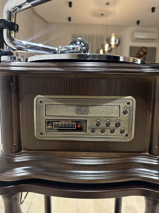 Проигрыватель пластинок, CD, USB, FM громфон