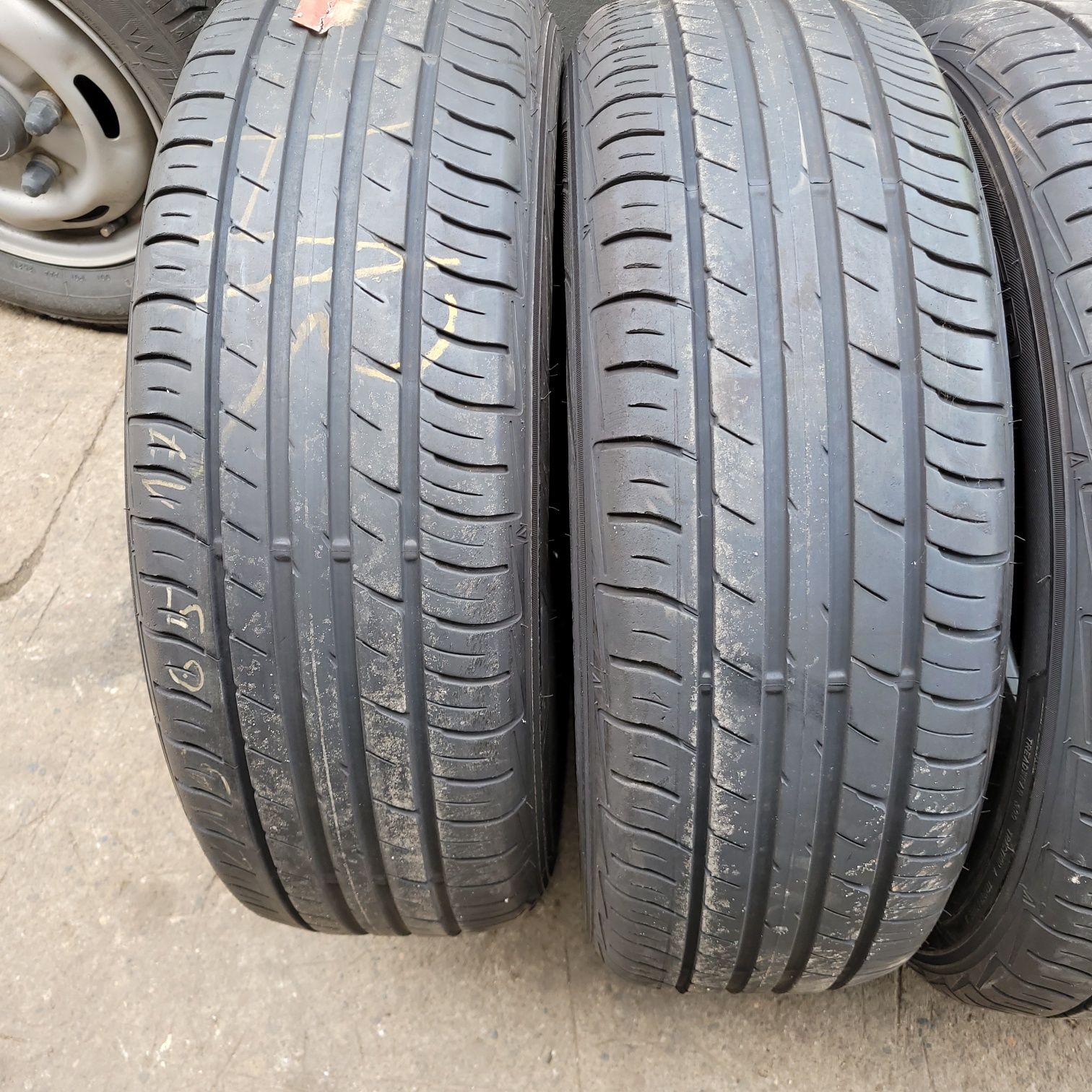 Sprzedam opony letnie  215/65R17