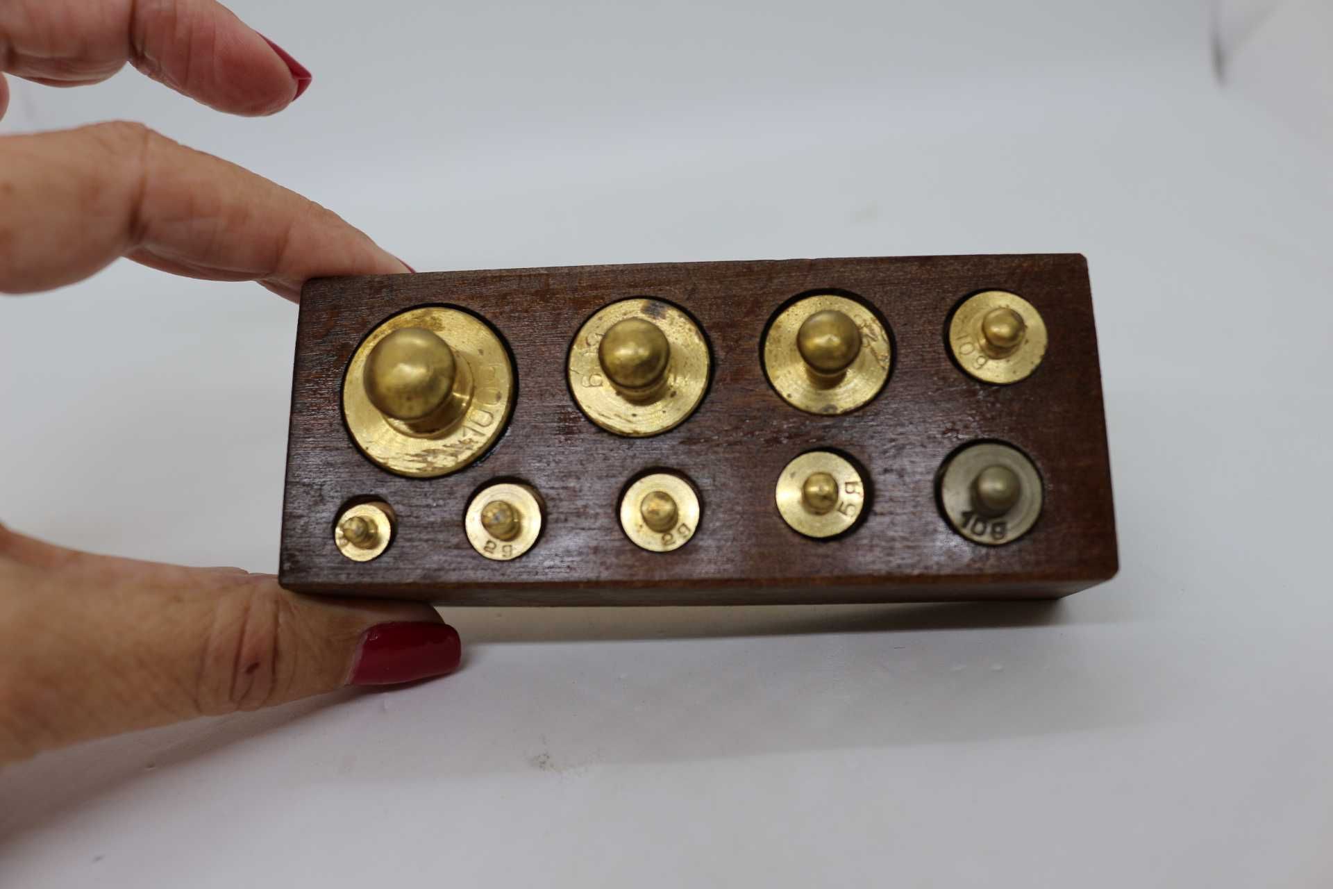 Caixa de Pesos com 9 peças em Bronze