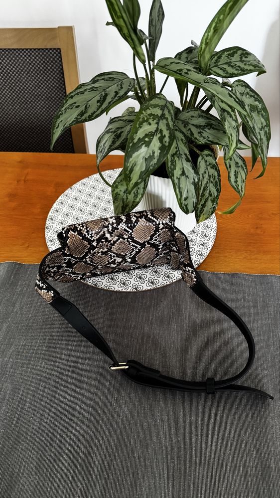 Mango elegancka nerka w wzór wężowy