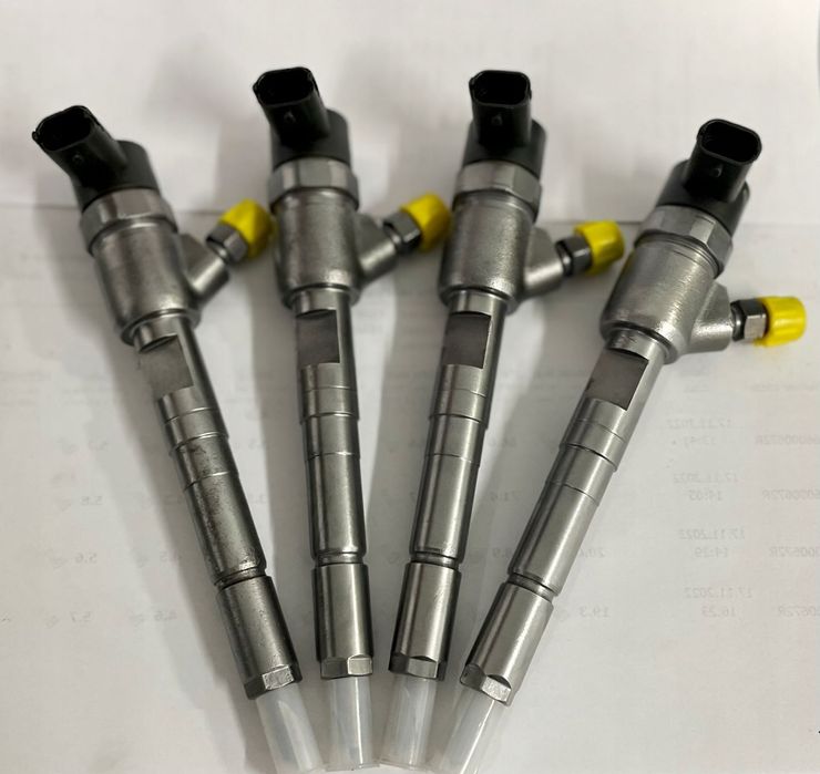 KOMPLET WTRYSKIWACZY 4SZT BOSCH 0445110326 55214159 55566498 OPEL 1.3 CDTI