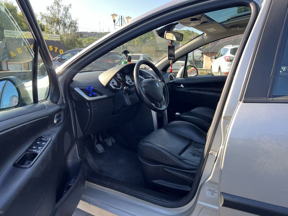 Продам Peugeot 207