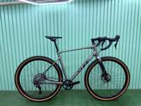 Топовий Гравійник L 28 Cube Nuroad EX 1x11 Shimano GRX гідравлика