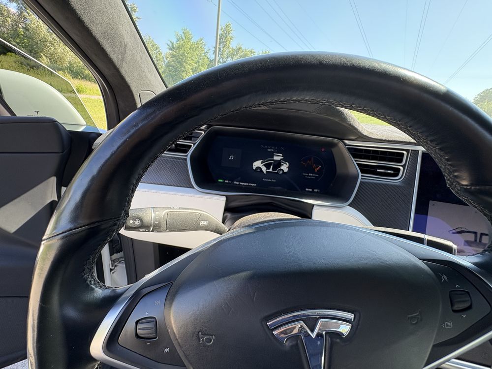 Tesla Model X 2017