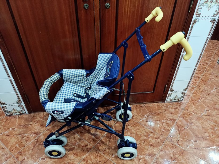 Carrinho para bebé criança carro casa quarto apartamento vivenda.