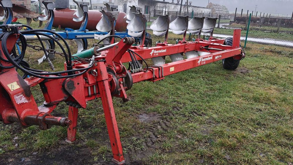 Pług Kverneland 8 skib