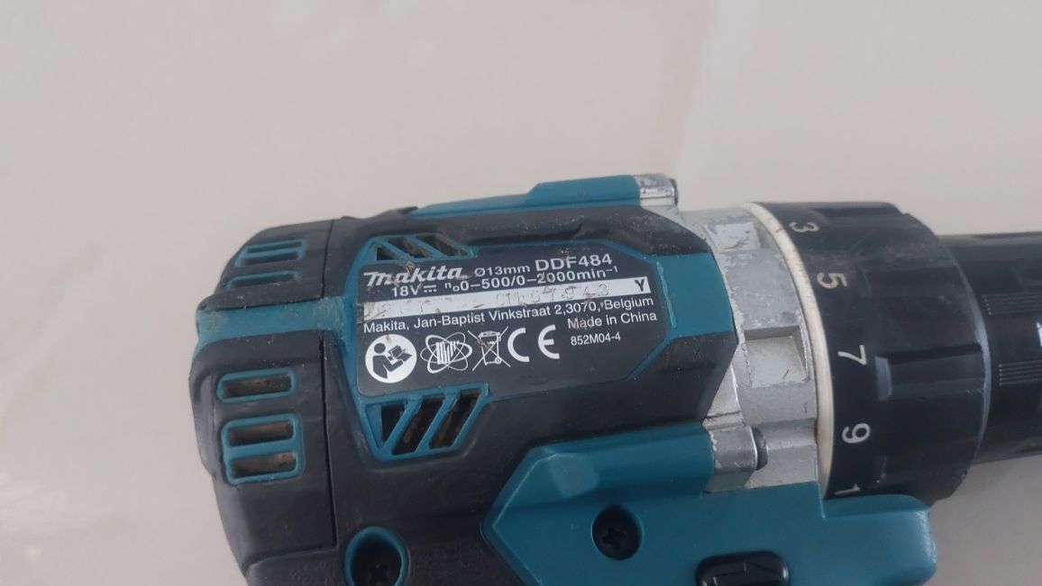 Акумуляторний шуруповерт Makita DDF484