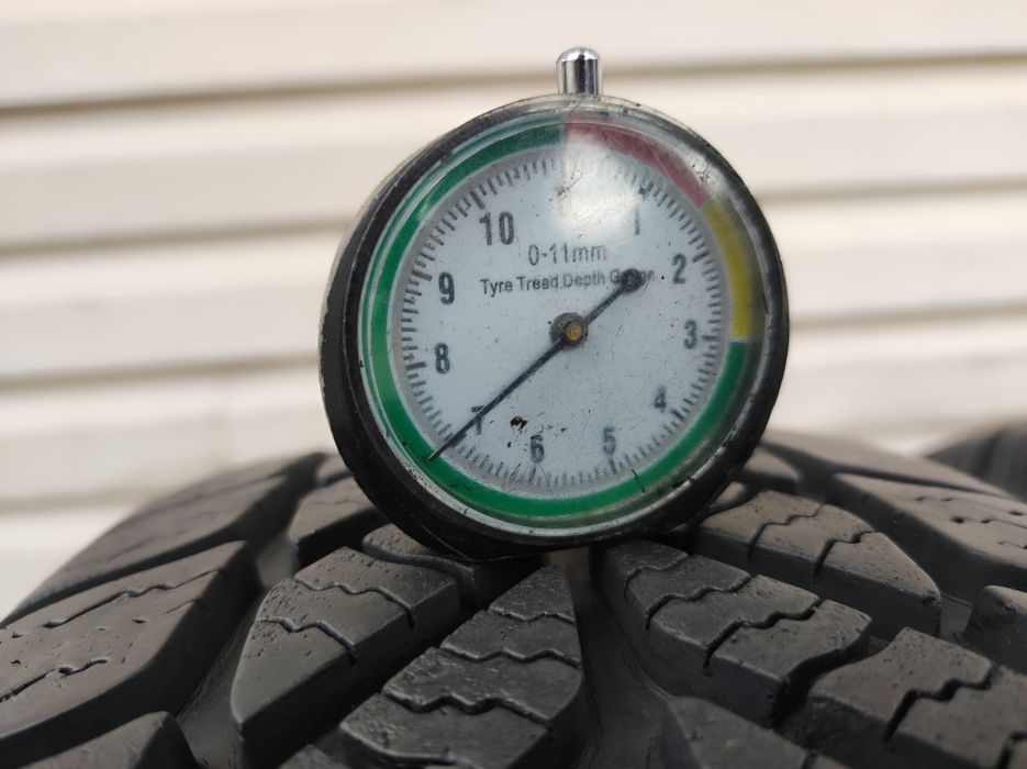 185.65.14 Dwie opony zimowe Dębica Frigo