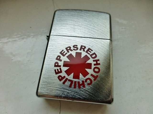 Super Zapalniczka Benzynowa Zippo Custom RHCP Red Hot Chili Peppers