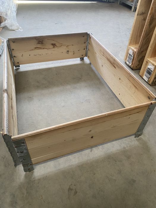 Palety z nadstawkami (małe i duże)