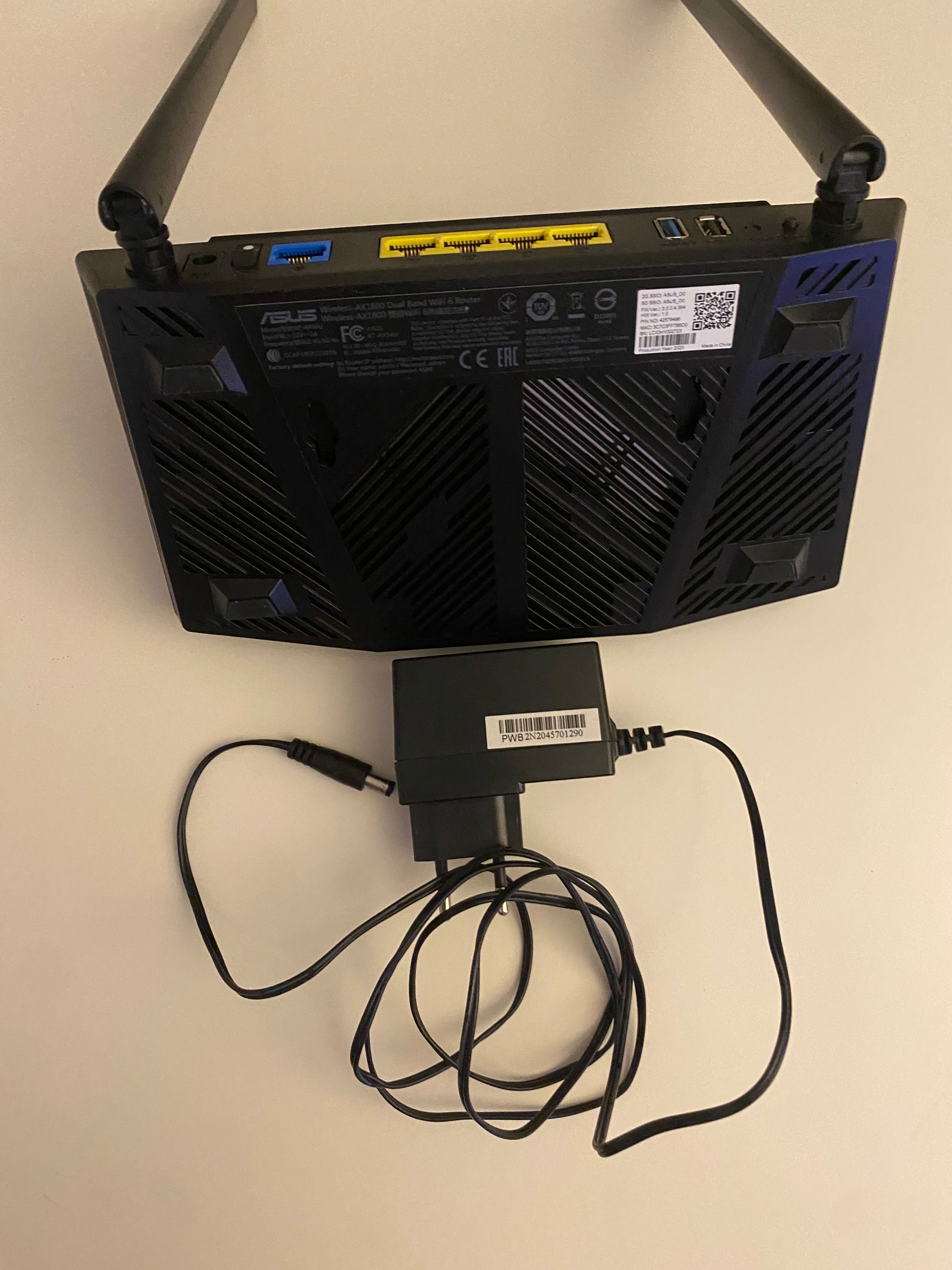 Router Asus RT-AX56U