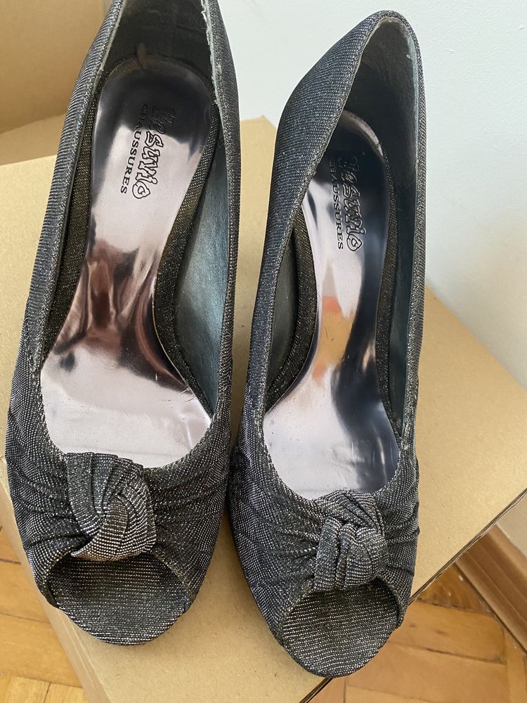 Buty na obcasie szpilki Vesuvio brokatowe srebrne szare ciemne czarne
