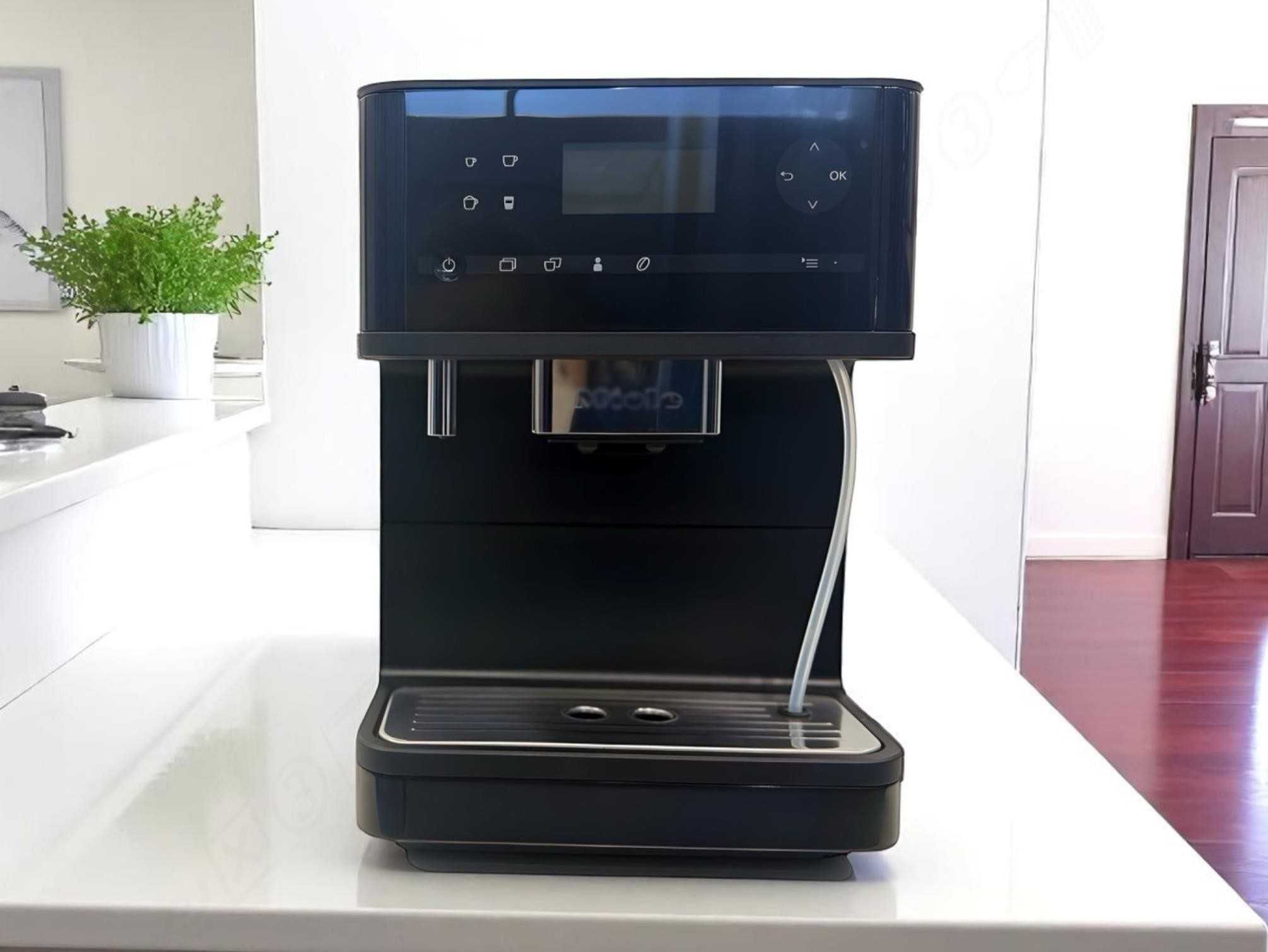 Miele / Міле Кавомашина CM 6350, автомат, сенсор, чорна