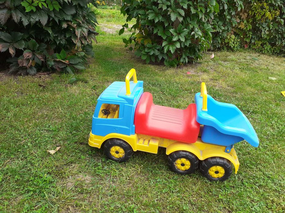 Jeździk, pchacz, wywrorka samochód