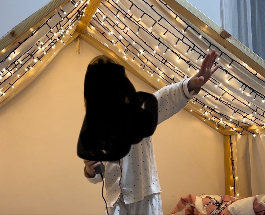 Łóżeczko domek + baldachim+ światełka