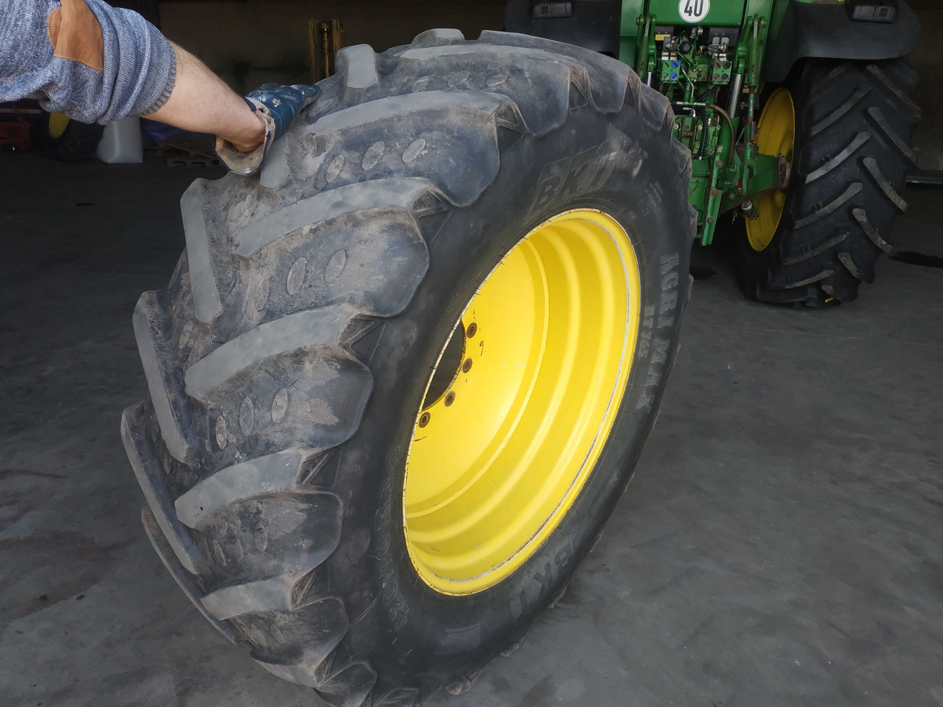 Koła Fendt John Deere MF 520/85 R46 480/70 R34